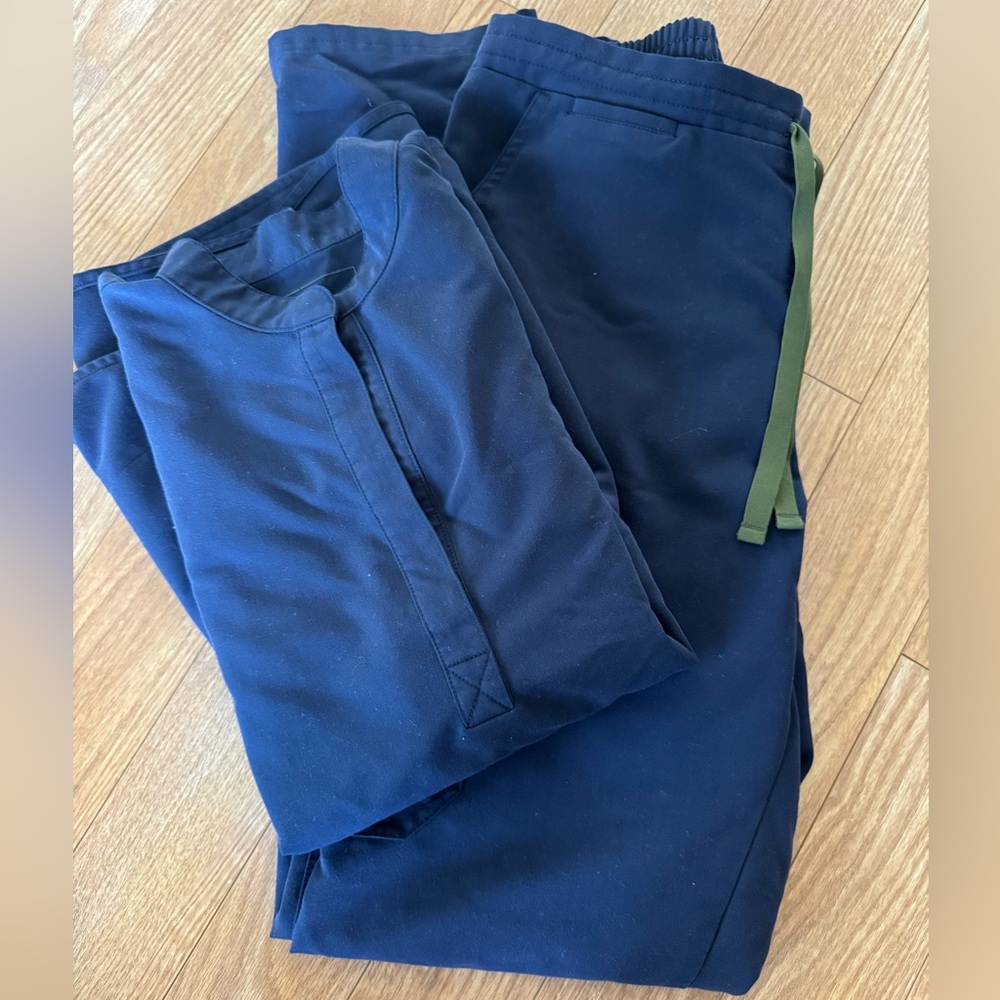 Women’s Figs Dark Navy Scrub Set